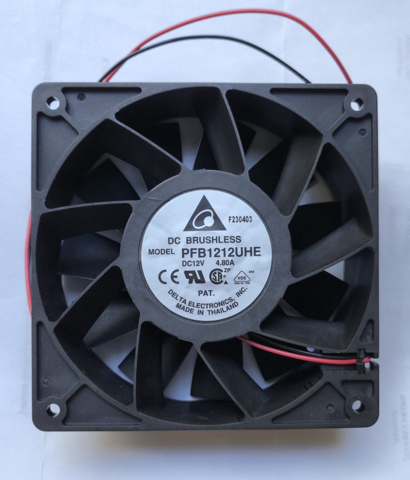 Delta PFB1212UHE Ultra High Speed Case Fan 120x120x38mm 2 wires 5500 RPM