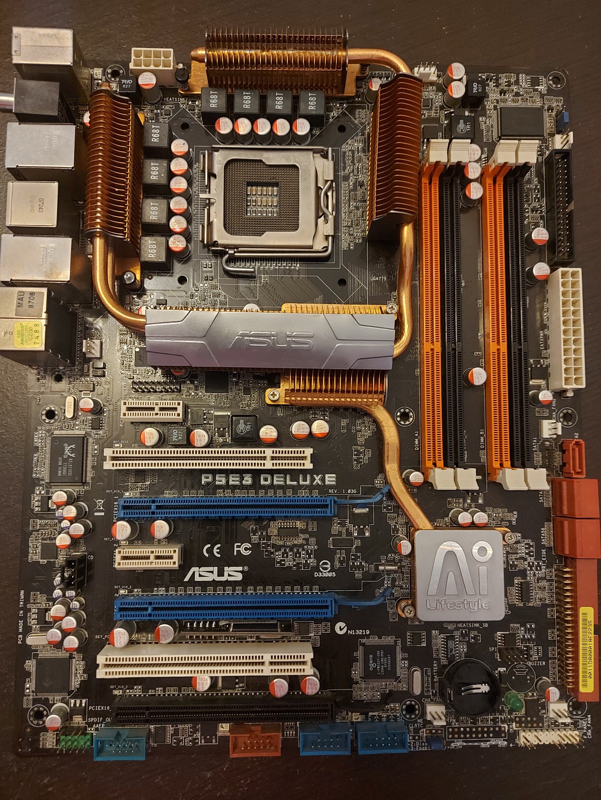 Rare Motherboard ASUS P5E3 Deluxe Intel X38 Socket LGA775