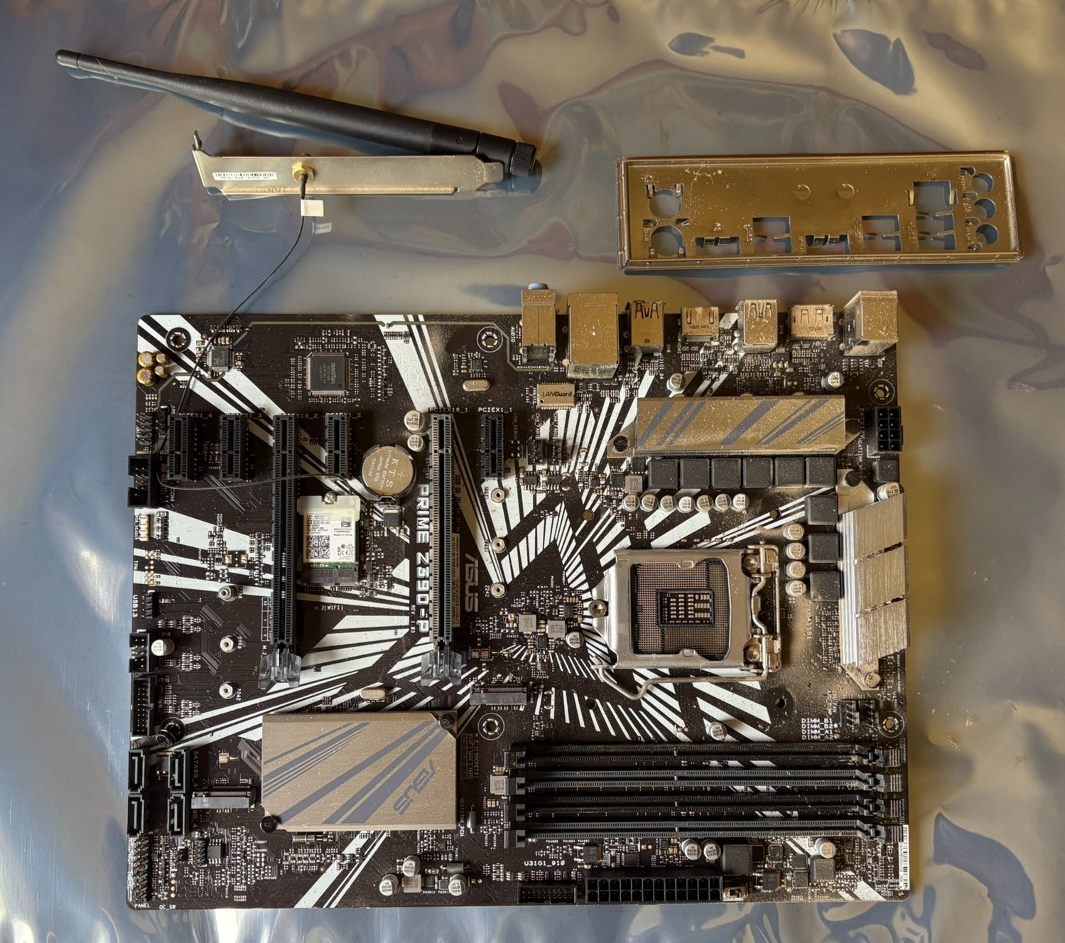 ASUS Prime Z390-P LGA 1151 Intel Z390 SATA 6Gb/s USB 3.1 ATX with WiFi card