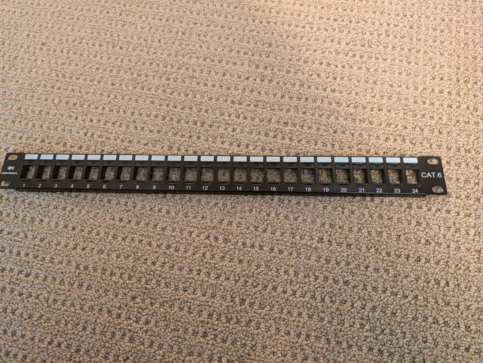 Cable Matters Cat6 24-Port 1U 19in Rackmount Keystone Patch Panel