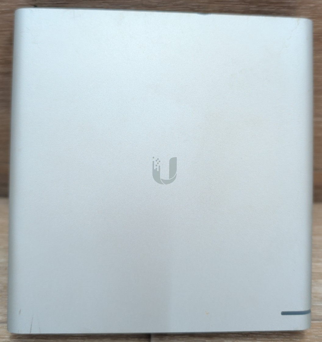 Ubiquiti UniFi Cloud Key Gen2 Plus Packet Networking Device- UCK-G2-PLUS 1TB HDD