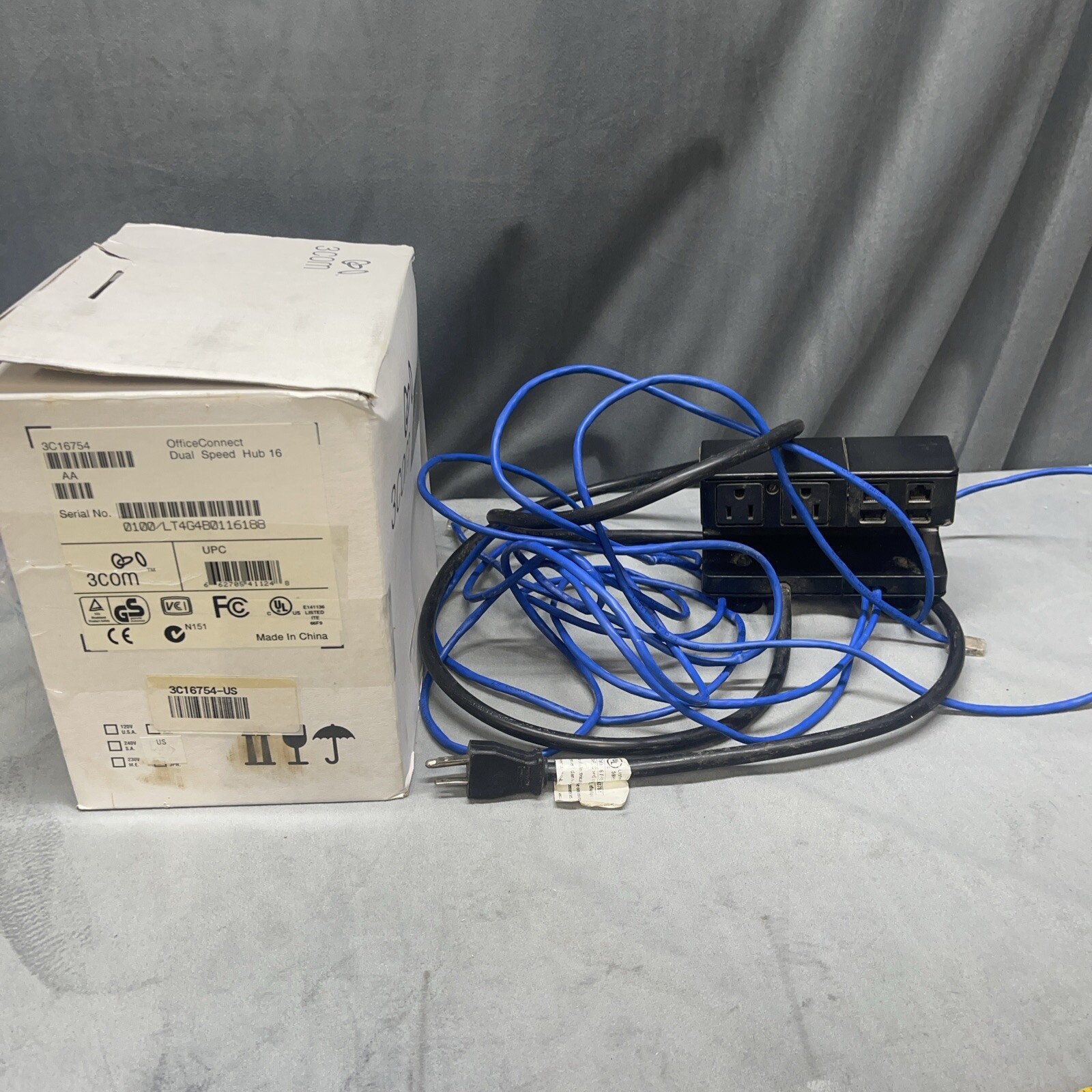 3COM OfficeConnect 16 Port Dual Speed Switch Plus 3C16792 NEW Plus Bonus Items