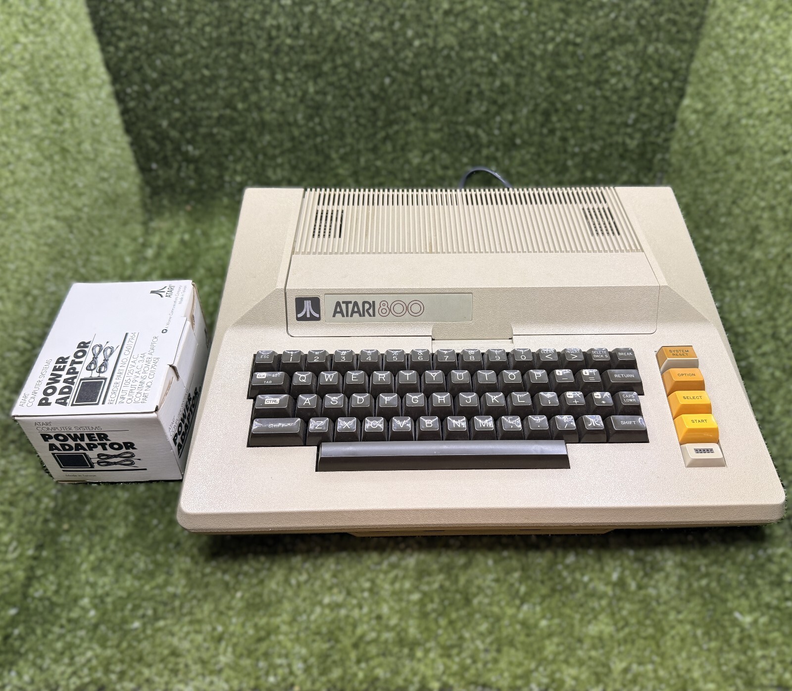 Atari 800 48K RAM Vintage 8-Bit Home Computer w/ Original Box Power Adapter
