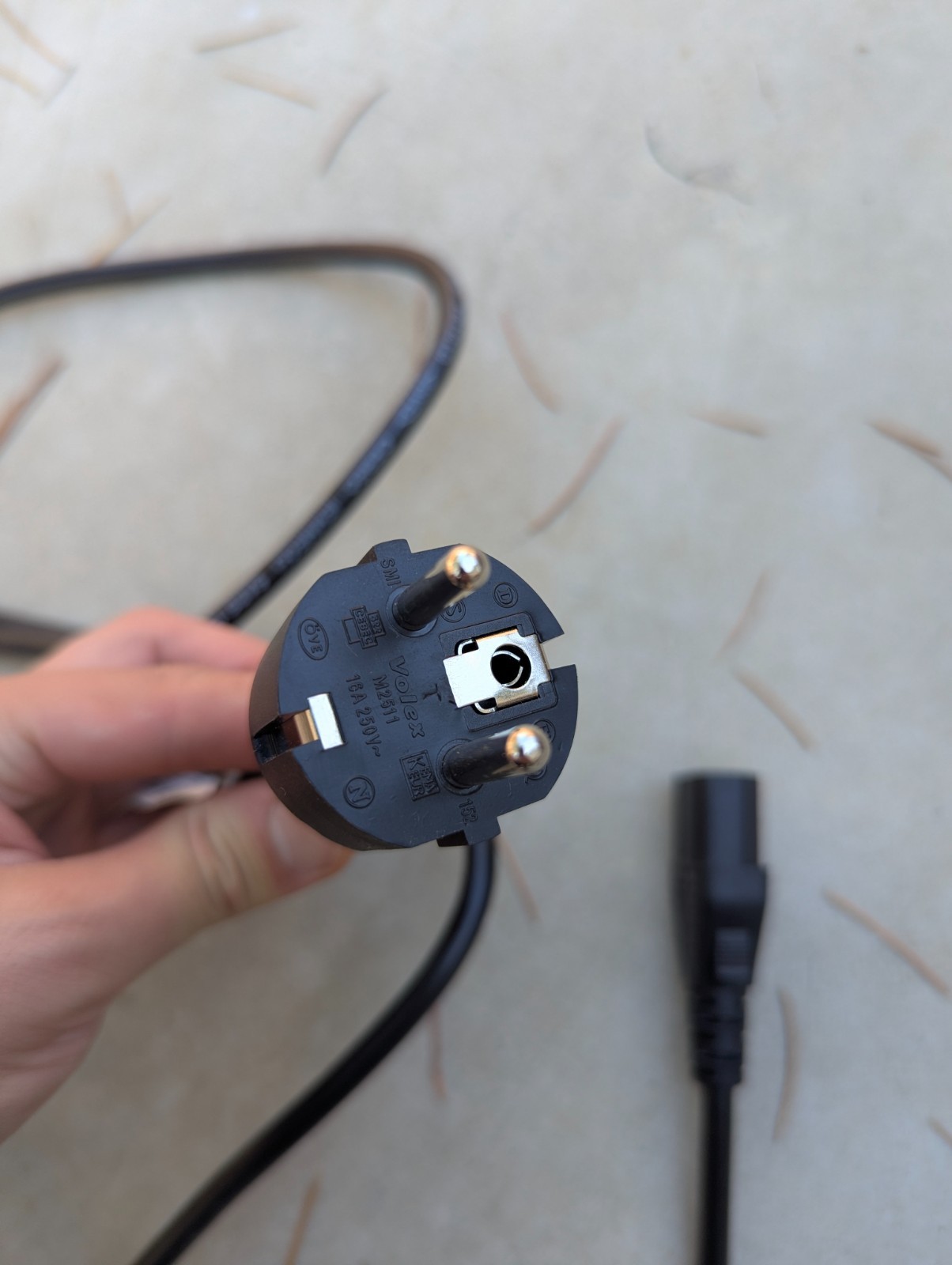 7ft 2m CEE 7/7 Type E F Schuko European Plug to IEC C13 Power Cable / Cord