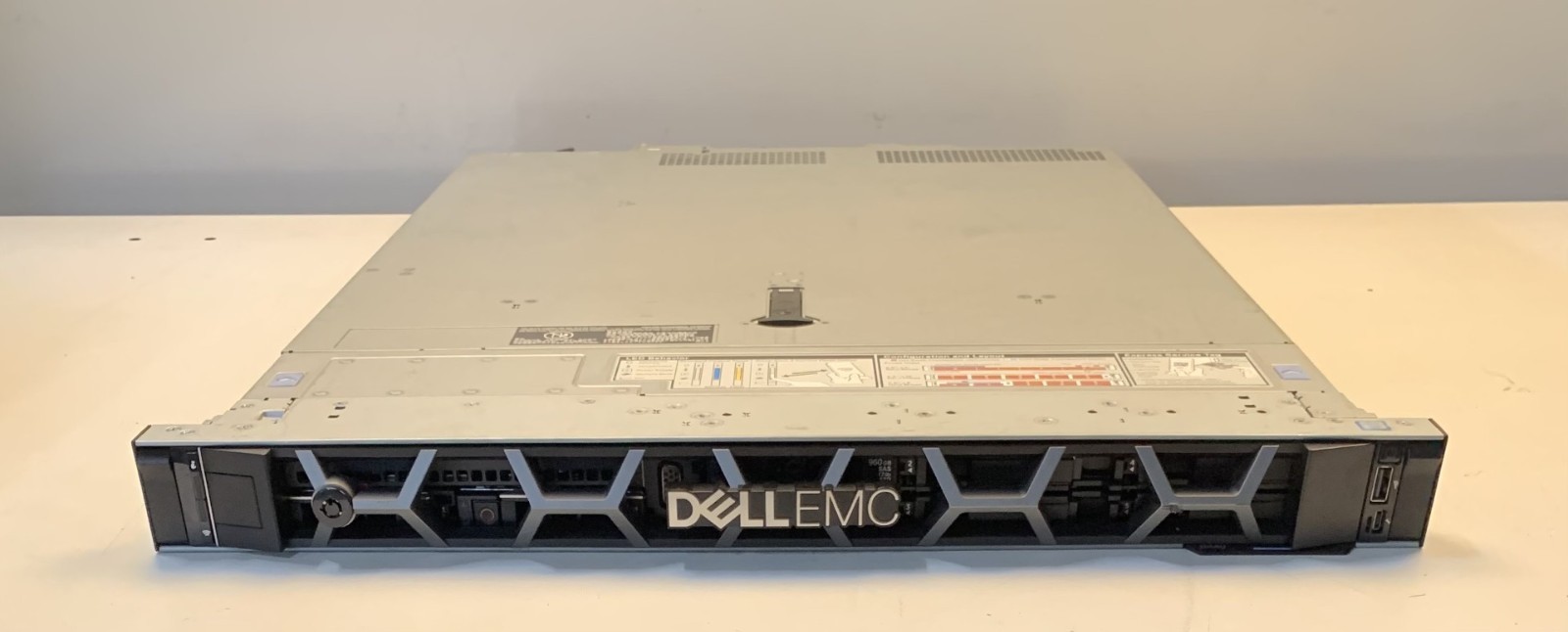 Dell EMC PowerEdge R440 Xeon Silver 4114 2.20GHz 32gb Ram 2x550 PSU
