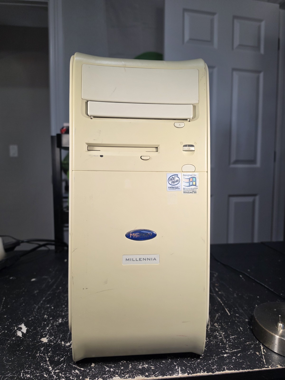 Vintage Retro Gaming Micron Millennia KR637 Tower Computer Intel Celeron 300MHz 