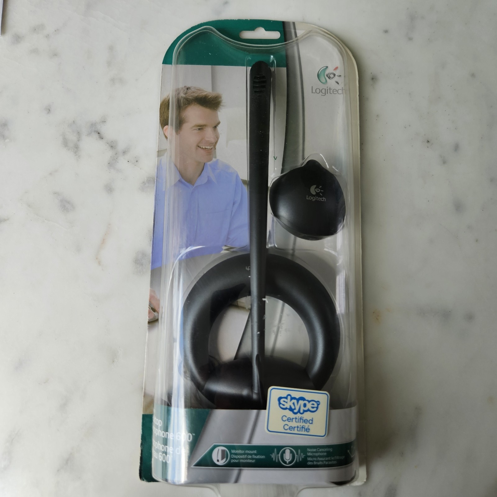 Logitech Desktop Microphone 600 Noise-Cancelling Wired Universal Stand