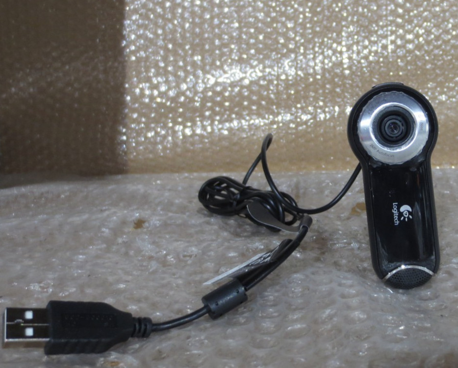 Logitech QuickCam Pro 9000 HD USB Webcam V-UBM46 Carl Zeiss 2MP Autofocus Lens