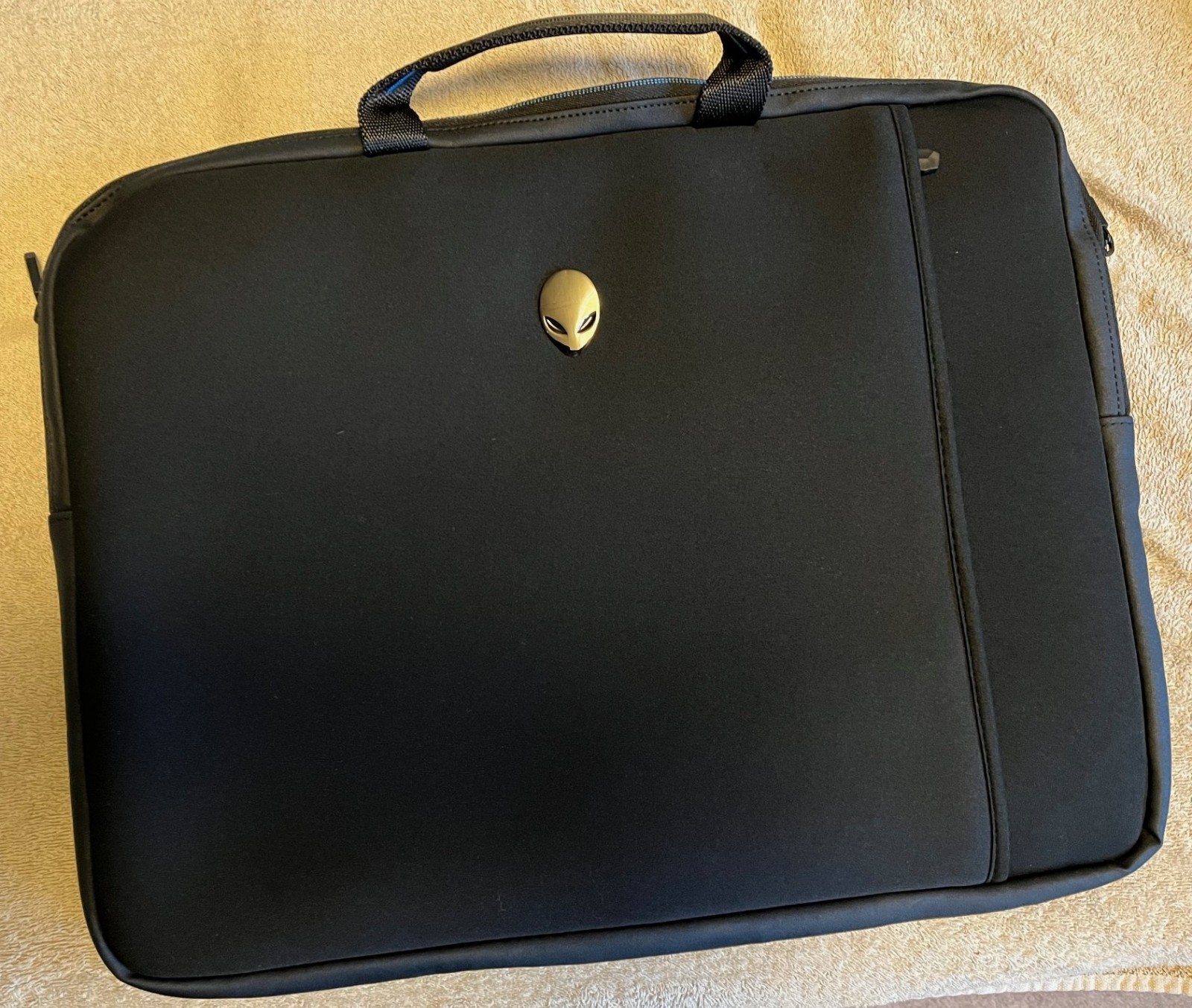 Alienware 17.3" Vindicator Neoprene Sleeve for Laptop-NEW