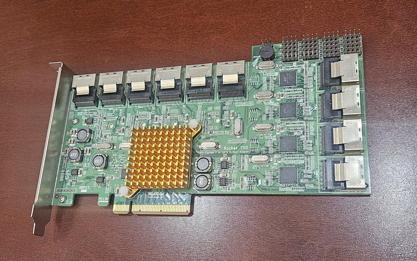 Highpoint Rocket 750 PCIe card - 40x drive controller 12Gbs SAS / 6Gbs SATA Good