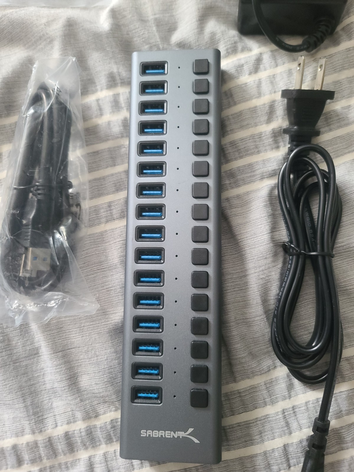 SABRENT 16 Port USB 3.0 Data HUB with Individual Switches 90 watts