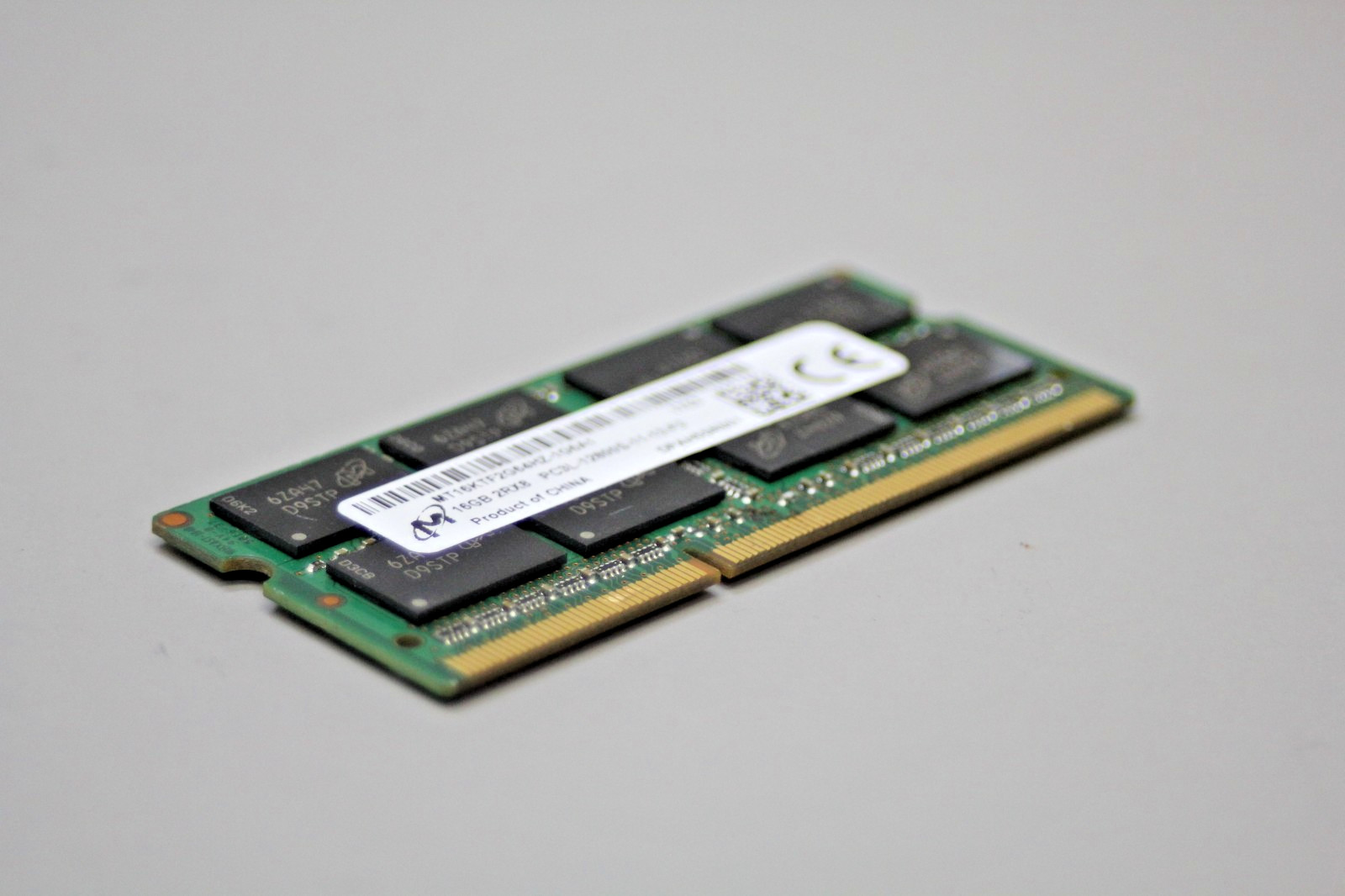 MT16KTF2G64HZ-1G6A1 Micron 16GB (1 x 16GB) 2RX8 PC3-12800 DDR3-1600 SO-DIMM RAM