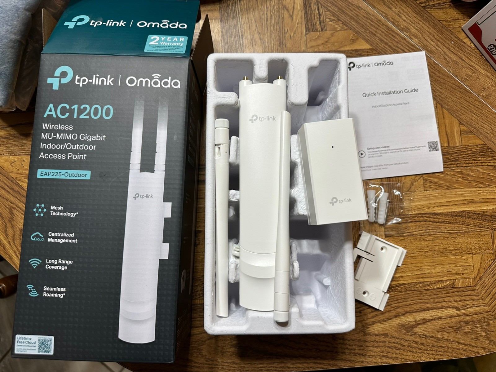 TP-Link EAP225-Outdoor Omada AC1200 Wireless Outdoor Access Point New Open Box
