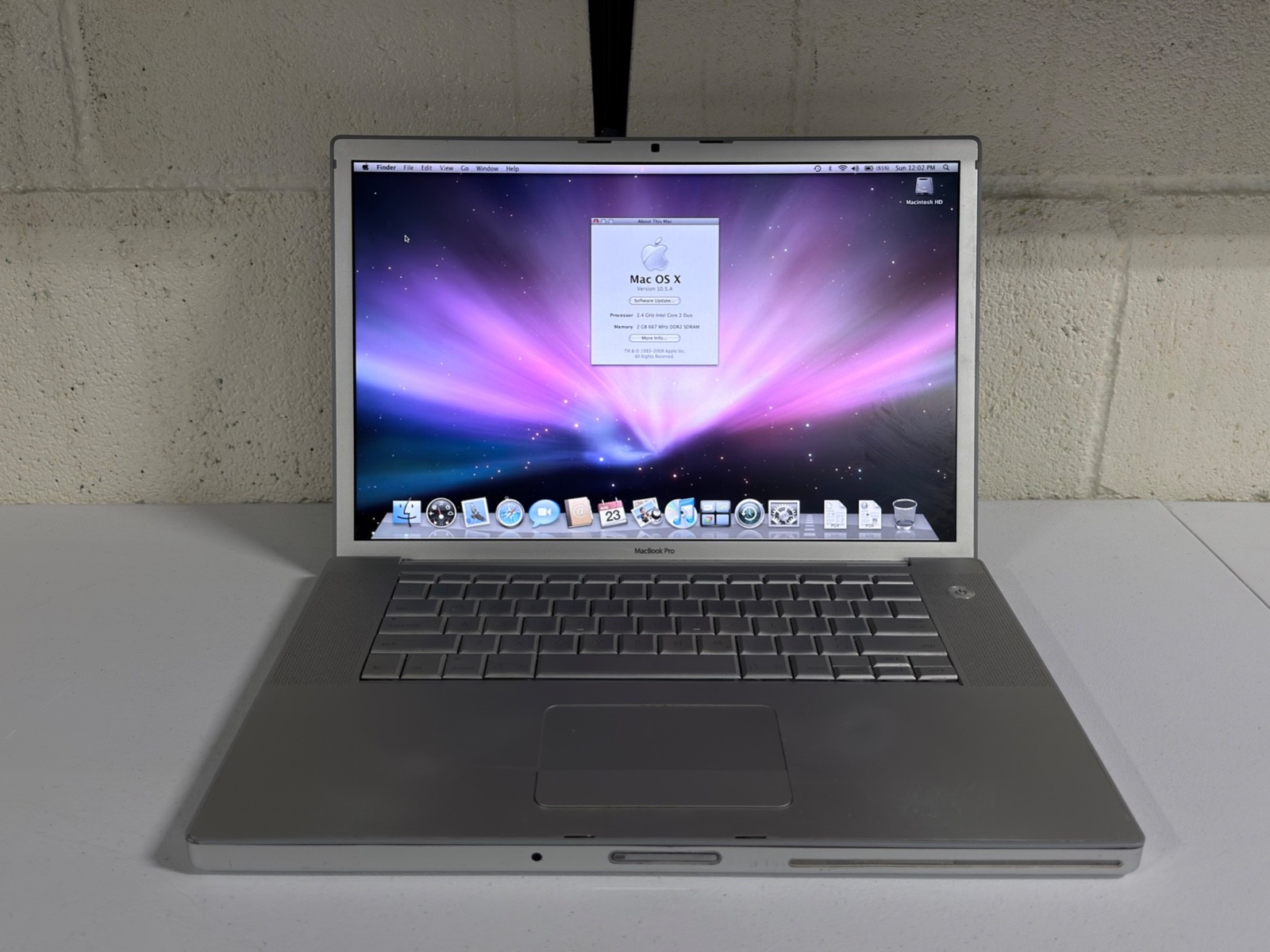 Apple MacBook Pro A1226 2007 15" (2.4GHz Core 2 Duo, 2GB RAM, 500GB HDD)