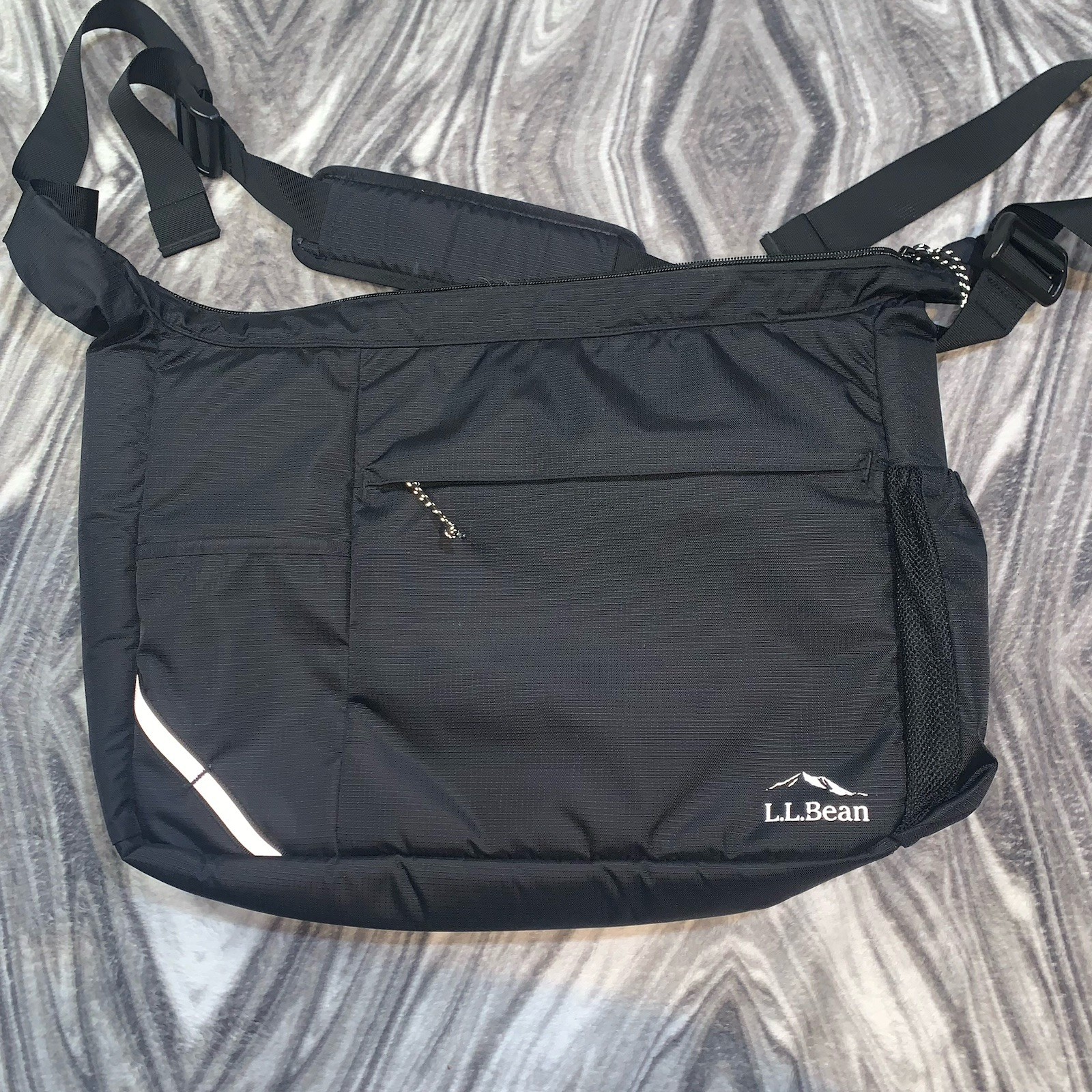L.L.Bean Black Crossbody Messenger Bag Travel Organizer Multi Pocket Strap