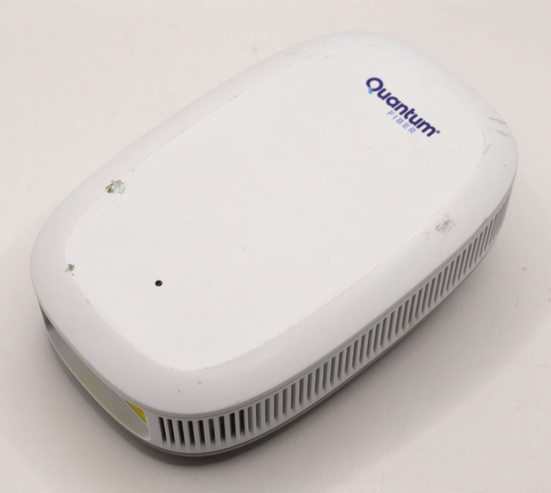 Quantum Fiber Tri Band WiFi 6 Pod Plug In Model # Q9500WK Working w/ Power Light