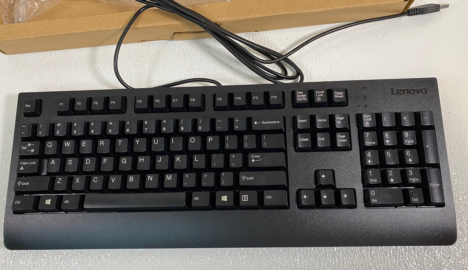 New In Box Lenovo Traditional USB Keyboard FRU 00XH688