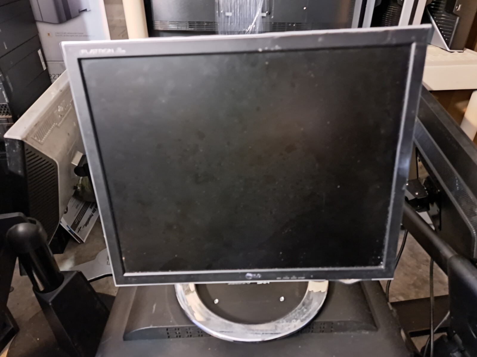 LG L1780Q Ultra Slim Innovations Flatron 17" LCD Monitor Plus Cables 
