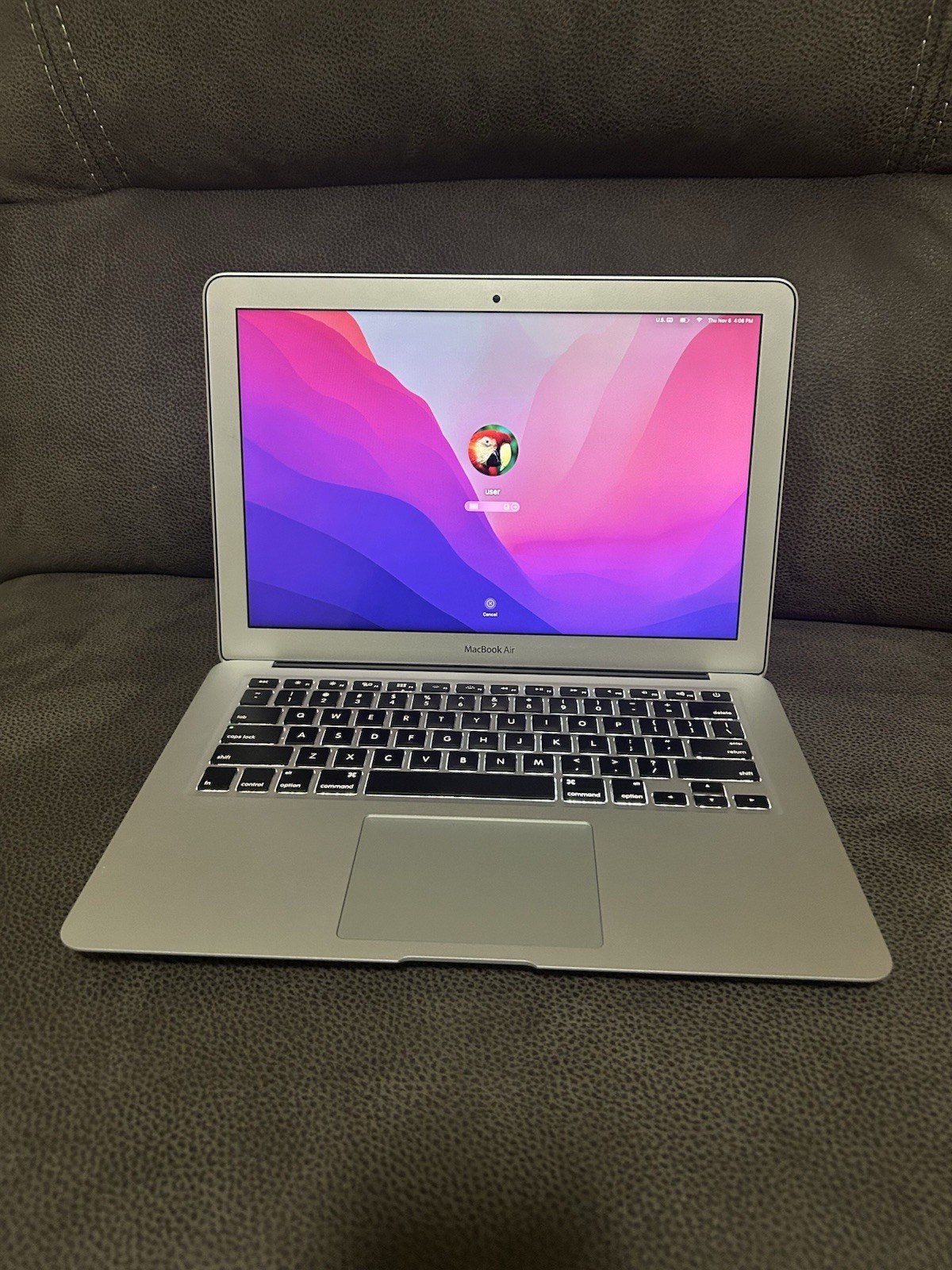 Apple MacBook Air A1466 13.3 Inch 2017 Dual Core I5 1.8 GHz, 8GB RAM, 128GB SSD