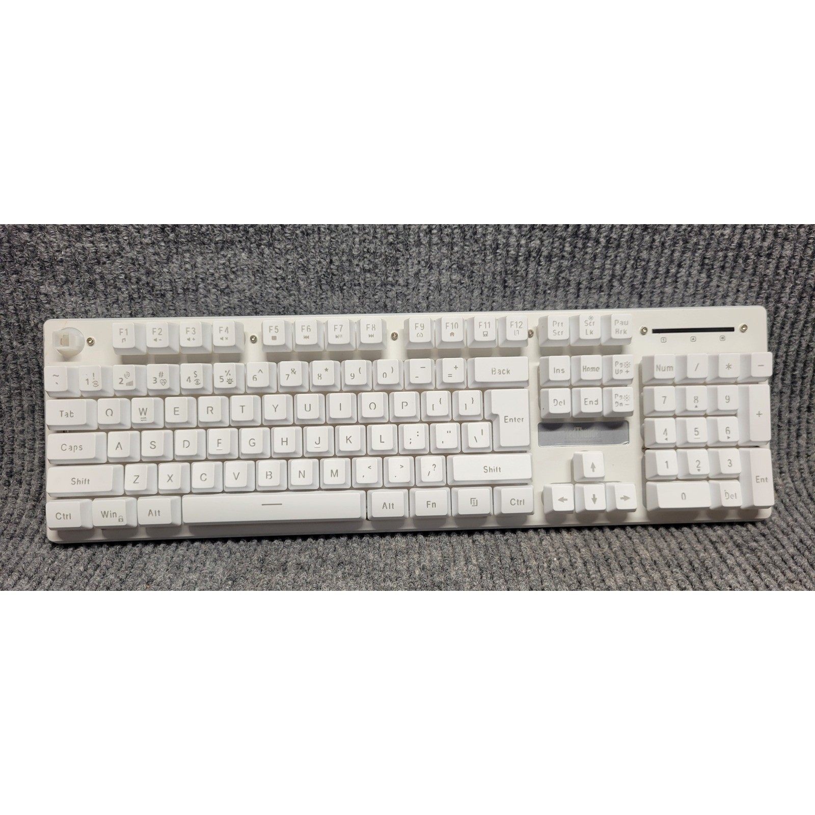 RedThunder K10 Wireless Backlit Gaming Keyboard White RGB 2.4G no mouse & dongle