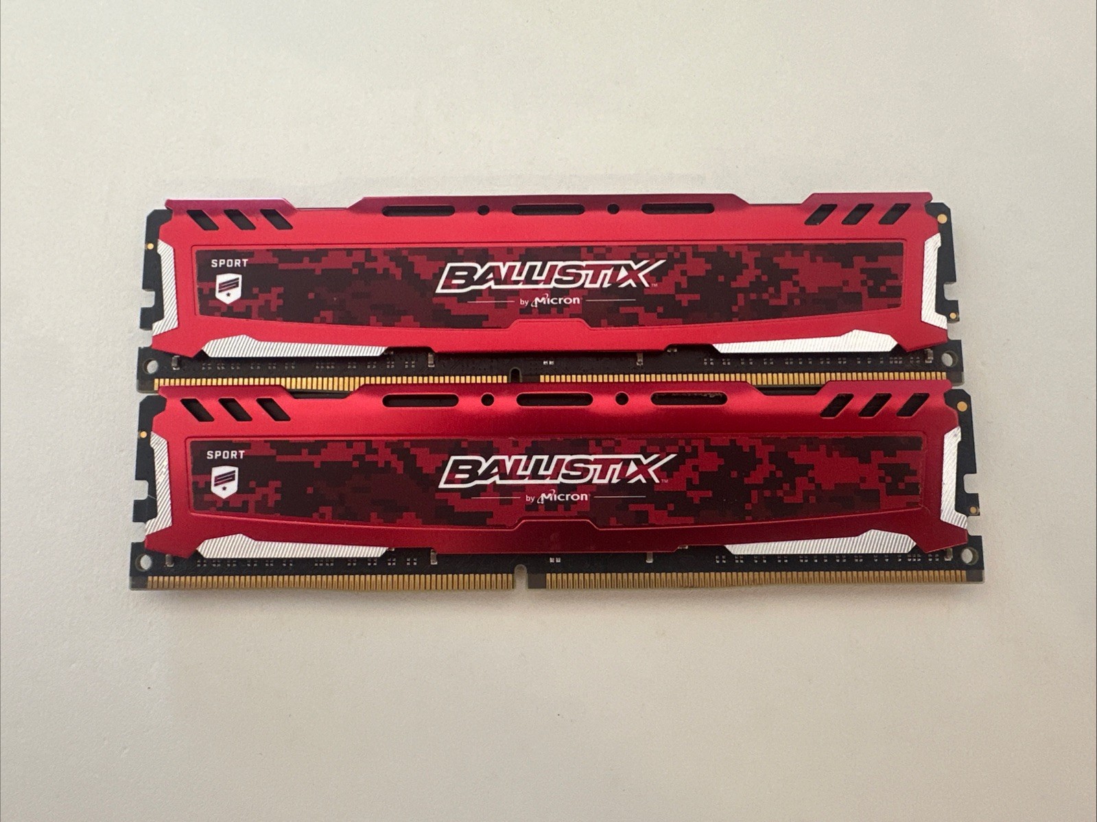 Crucial Ballistix Sport LT 32GB 2x16GB DDR4 2666 CL16 Desktop RAM BLS16G4D26BFSE
