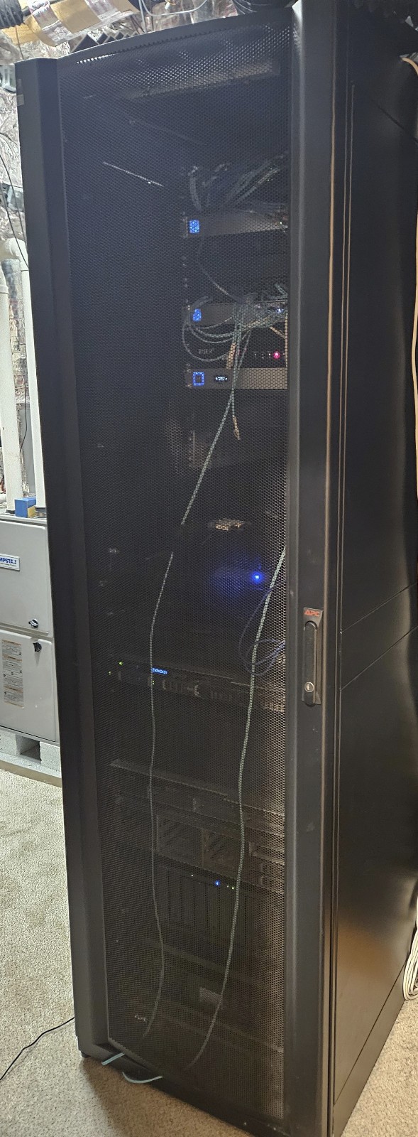 APC Net Shelter SX Server Rack Enclosure