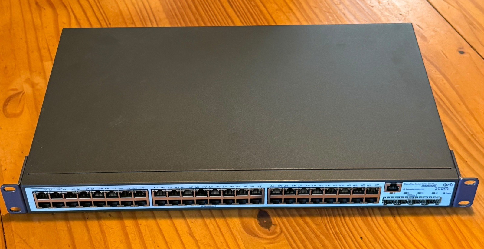 3COM Baseline 2952-SFP Plus 3CRBSG5293 Switch Works Turns On VM05