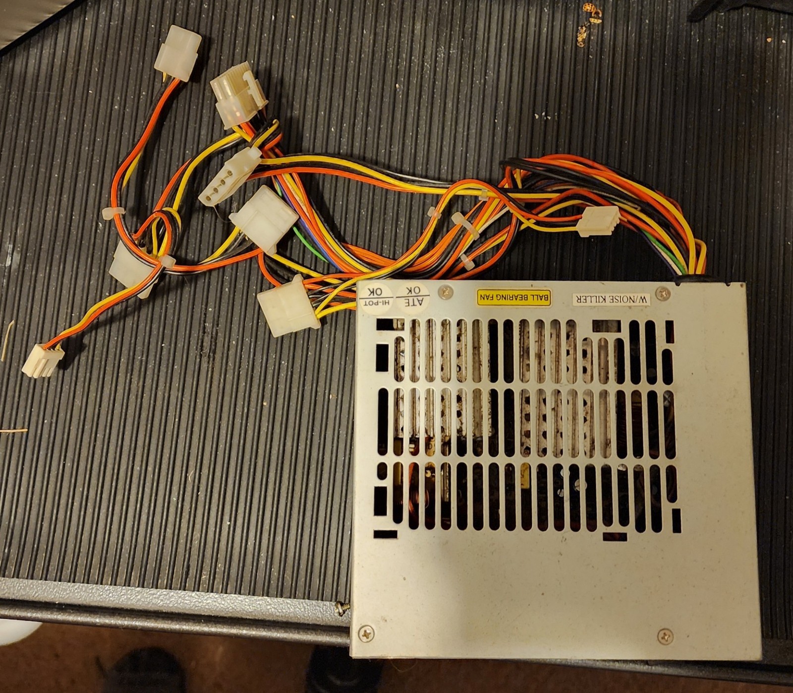 200W SPARKLE POWER ATX DESKTOP POWER SUPPLY W SCREWS FSP200-61GT