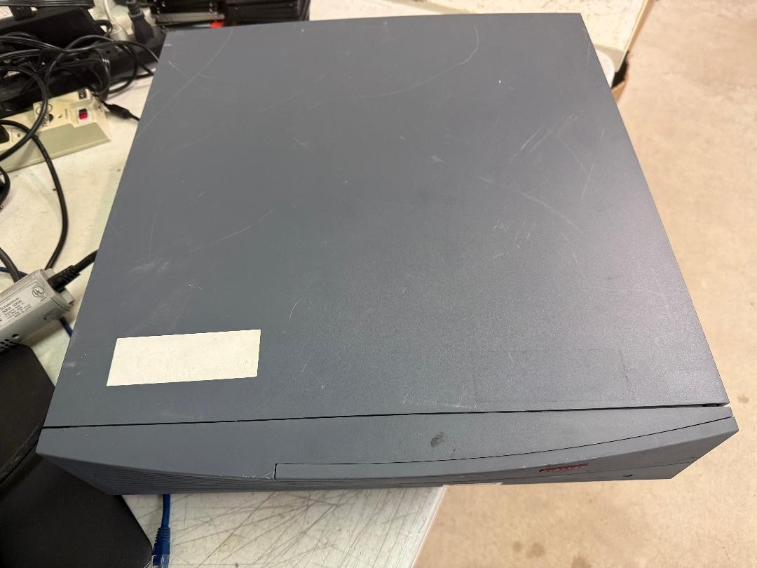Compaq DEC AlphaStation 500  333 MHz, 512MB PB550-A9 Alpha Station FDD