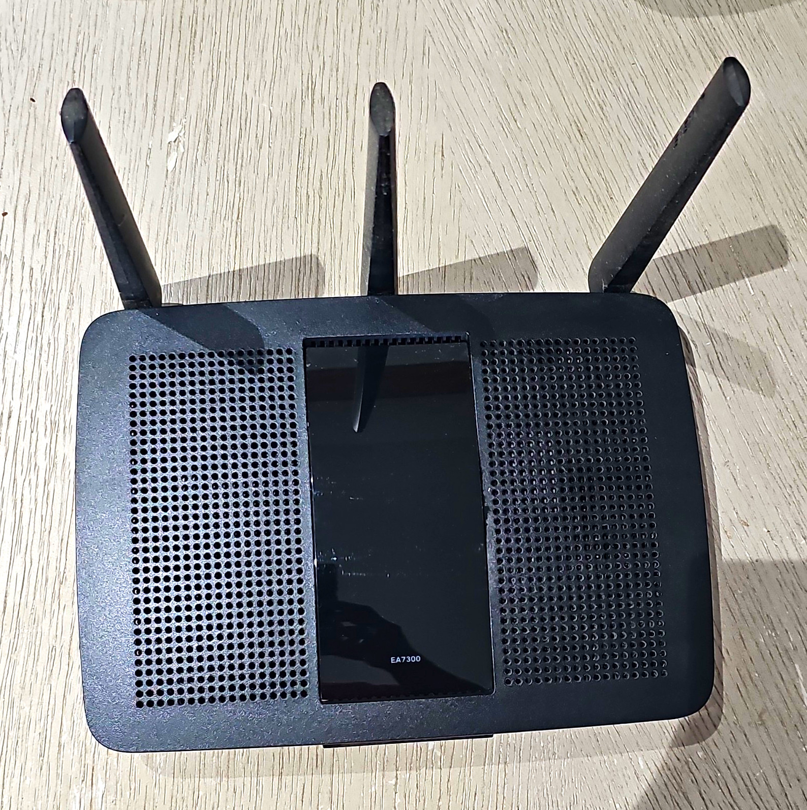 Linksys EA7300 Dual-Band AC1750 Wi-Fi Router 4 LAN Ports USB 3.0 Black