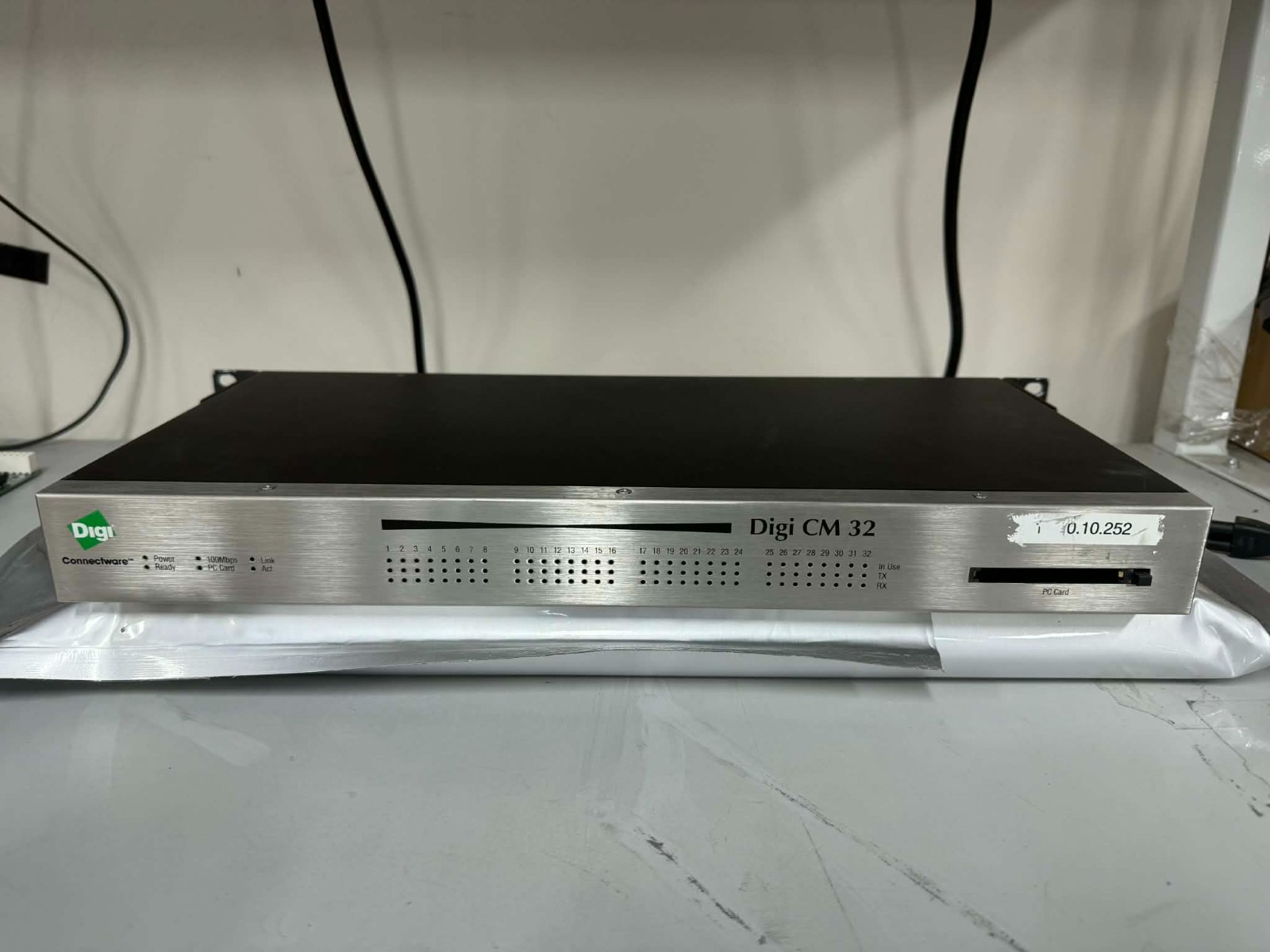 Digi International Connectware CM32 32Ports Mountable Console Server 50000838-05