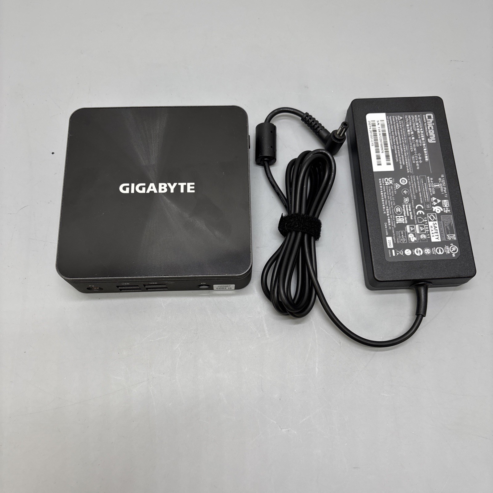 Gigabyte Brix GB-BRi5-10210 Ultra Compact PC Kit i5-10210u 16GB 256GB SSD Win11