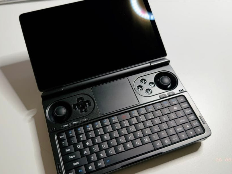 GPD WIN Mini Ryzen 5 7640U 16GB RAM 1TB SSD Handheld Gaming PC Portable Console