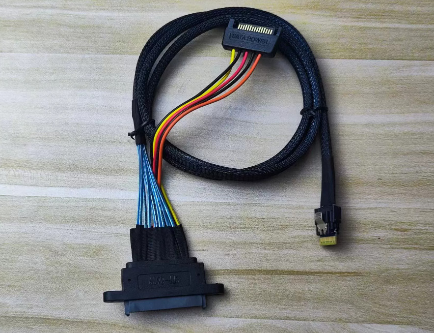 Slim SAS SFF-8654 4i to U.2 SFF-8639 NVMe SSD Adapter Cable 60cm