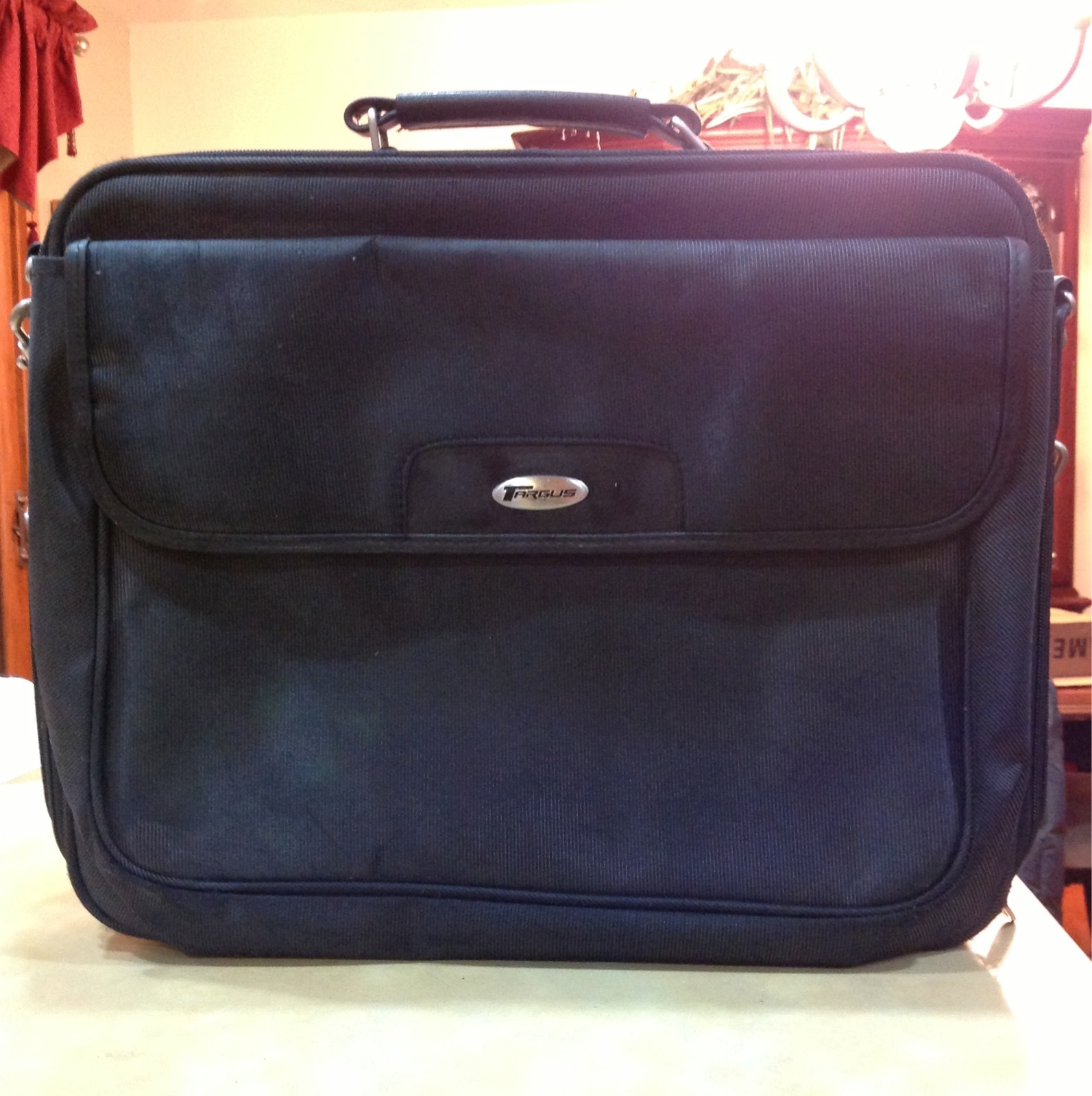 Targus Laptop Computer Carrying Case Handbag Shoulder Strap Preowned Travel Bag