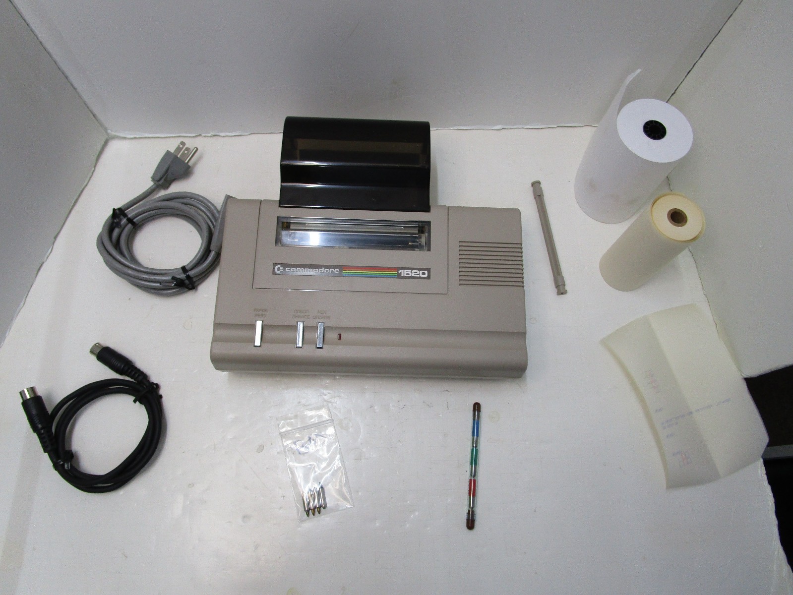 COMMODORE 1520 PRINTER PLOTTER FOR C64 64C +4 C128 TESTED & WORKING LX50 🖨️⎙