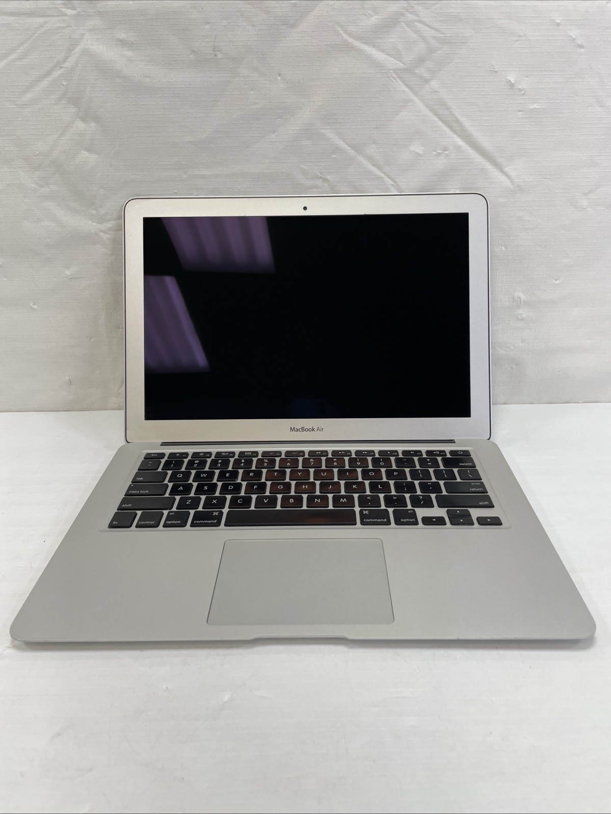 Apple MacBook Air A1369 13" Intel i5-2557M 1.7GHz 4GB RAM No SSD No OS