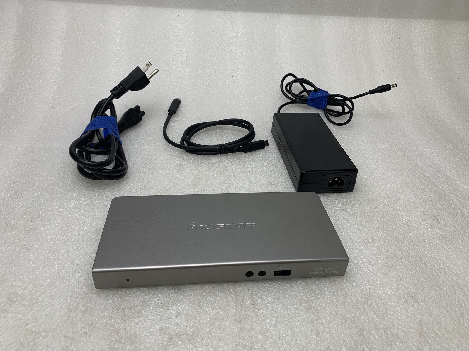 IOGEAR USB Type-C Docking Station (Model: GUD3C01) Multiple USB 3.0 ports
