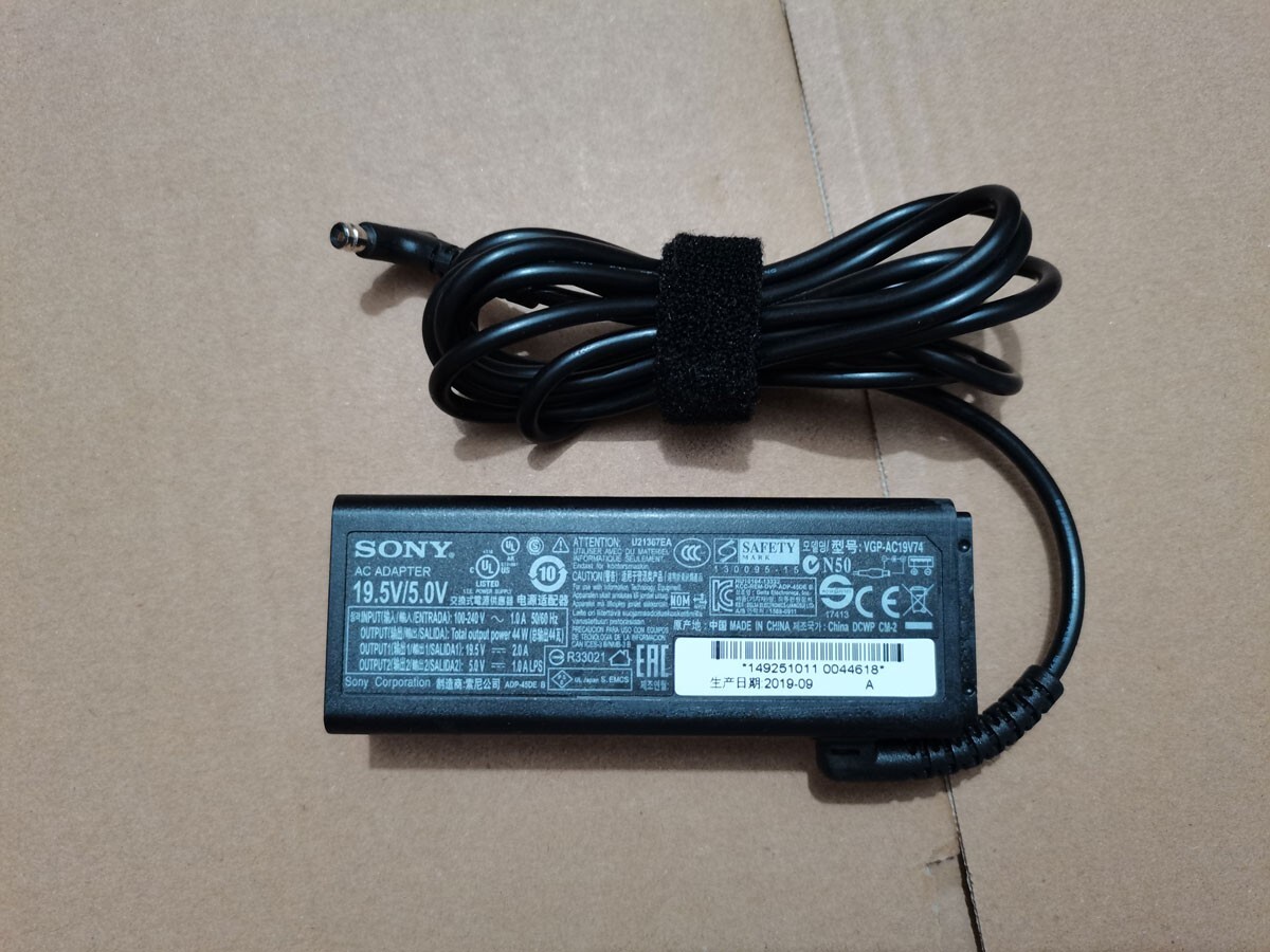  Original 19.5V 2A VGP-AC19V74 For Sony Vaio Tap 11 SVT11213CXB 13A SVF13N12CWS