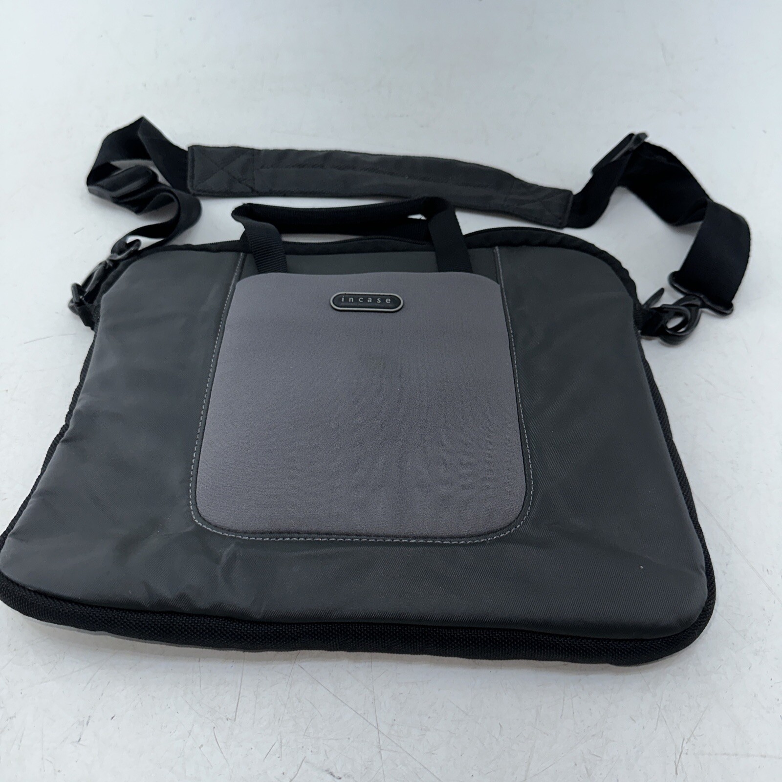 Incase Original Gray Device Electronic Carry Messenger Bag Handheld & Shoulder