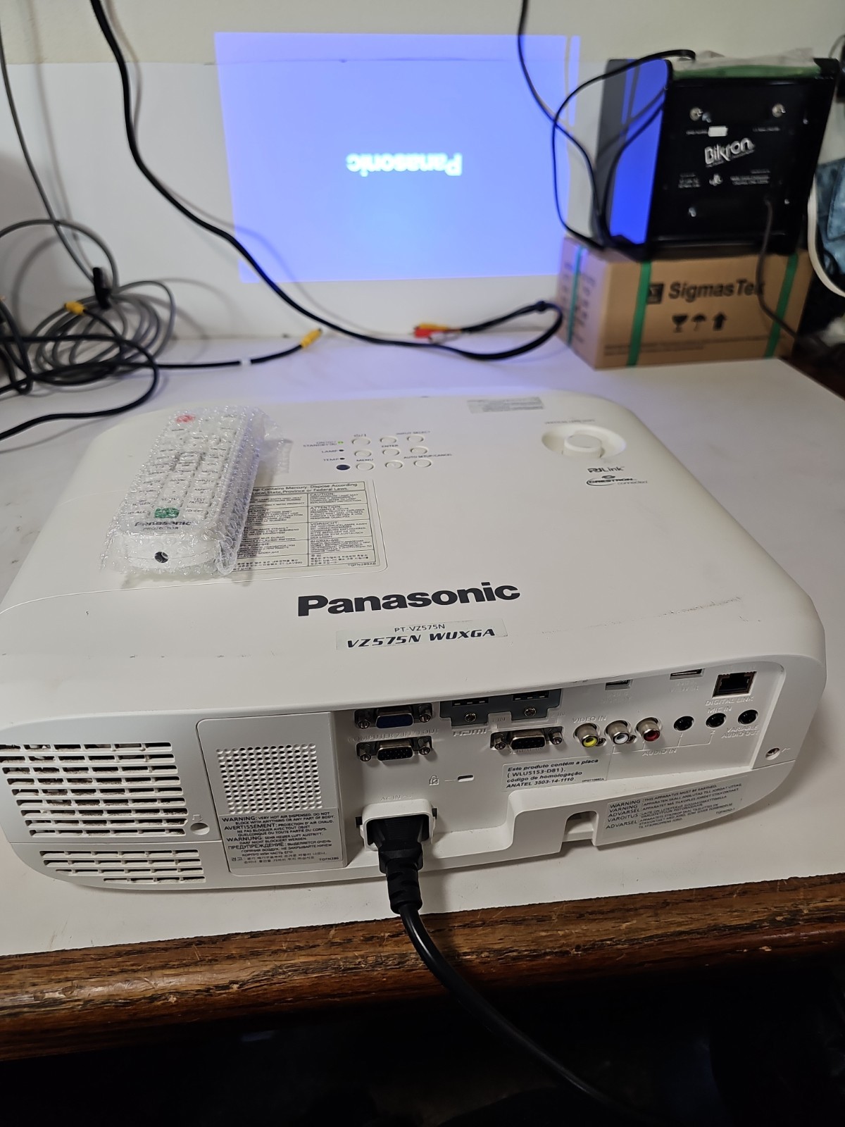 Panasonic PT-VZ575N WUXGA LCD Projector Hours 2505 Lamp Hours W/ Remote