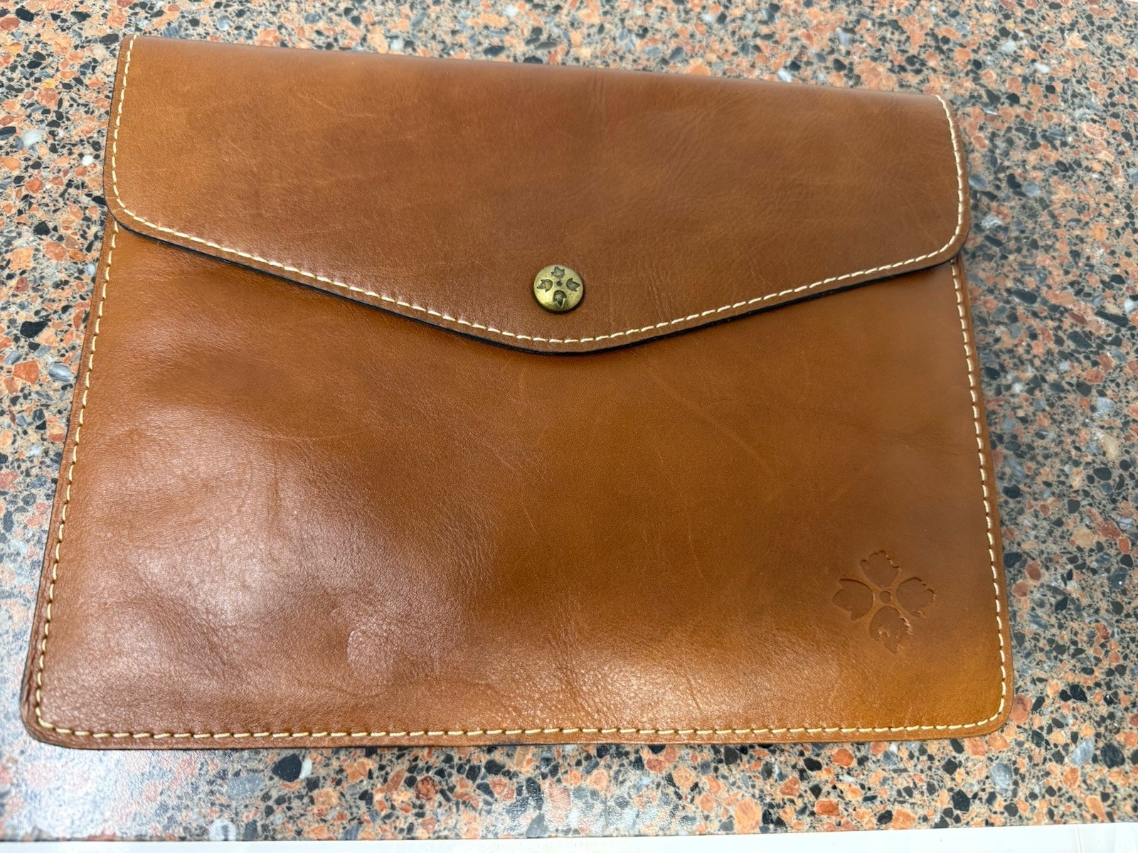 Patricia Nash Group Heritage Style A81201 Tan Midi Tech IPAD Portfolio NWT Brown