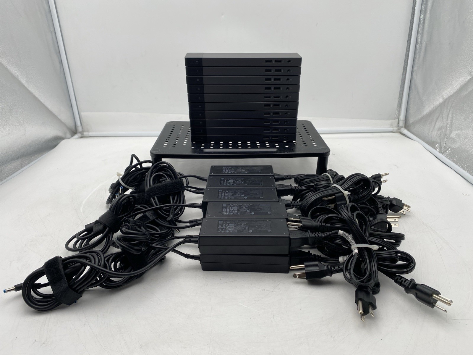 Lot of 10 HP Elite Thunderbolt 3 Dock 1DT93AA#ABA & HP 90W AC Adaptor
