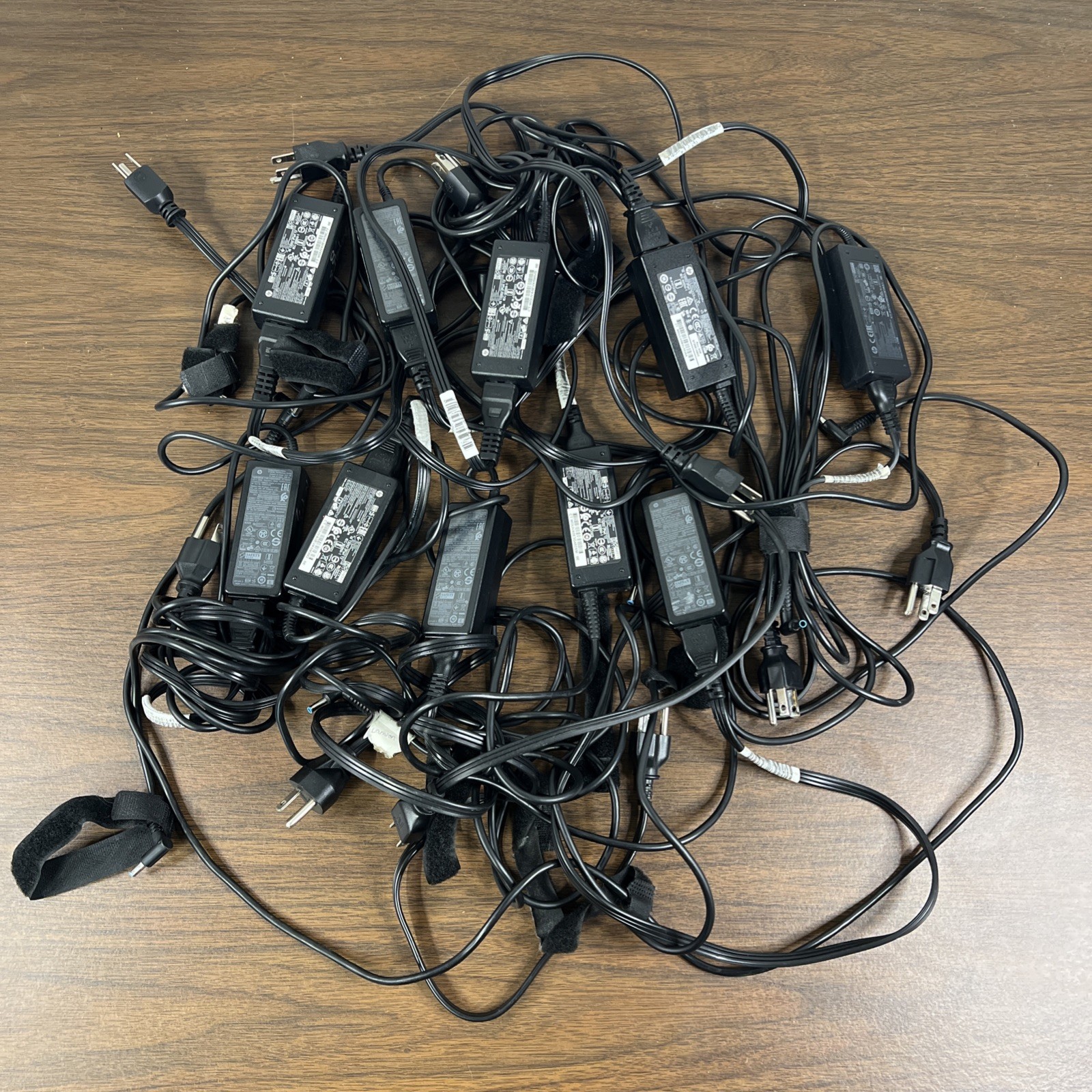 Lot of 10 Genuine HP 45W Laptop AC Power Adapters Blue Tip Chargers Mixed Models