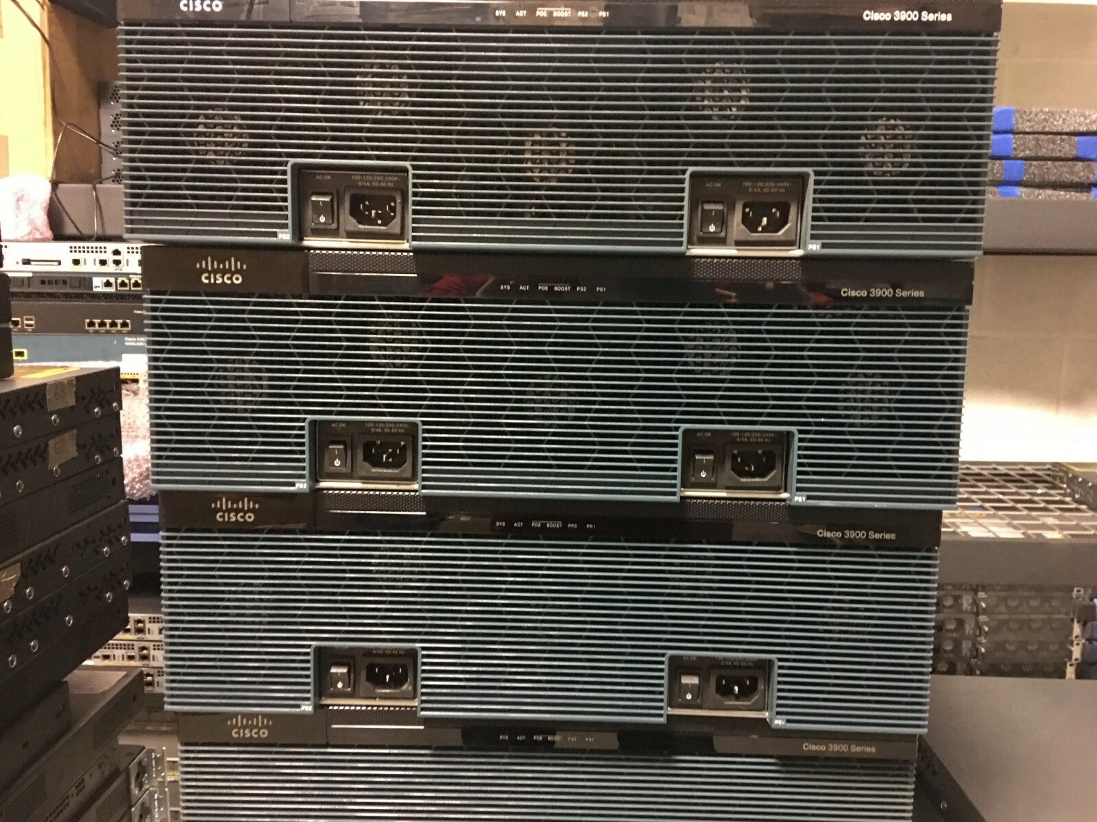 Cisco 3945E-V/K9 Voice Router Bundle UC License CISCO3945E-V/K9 -1 Year Warranty