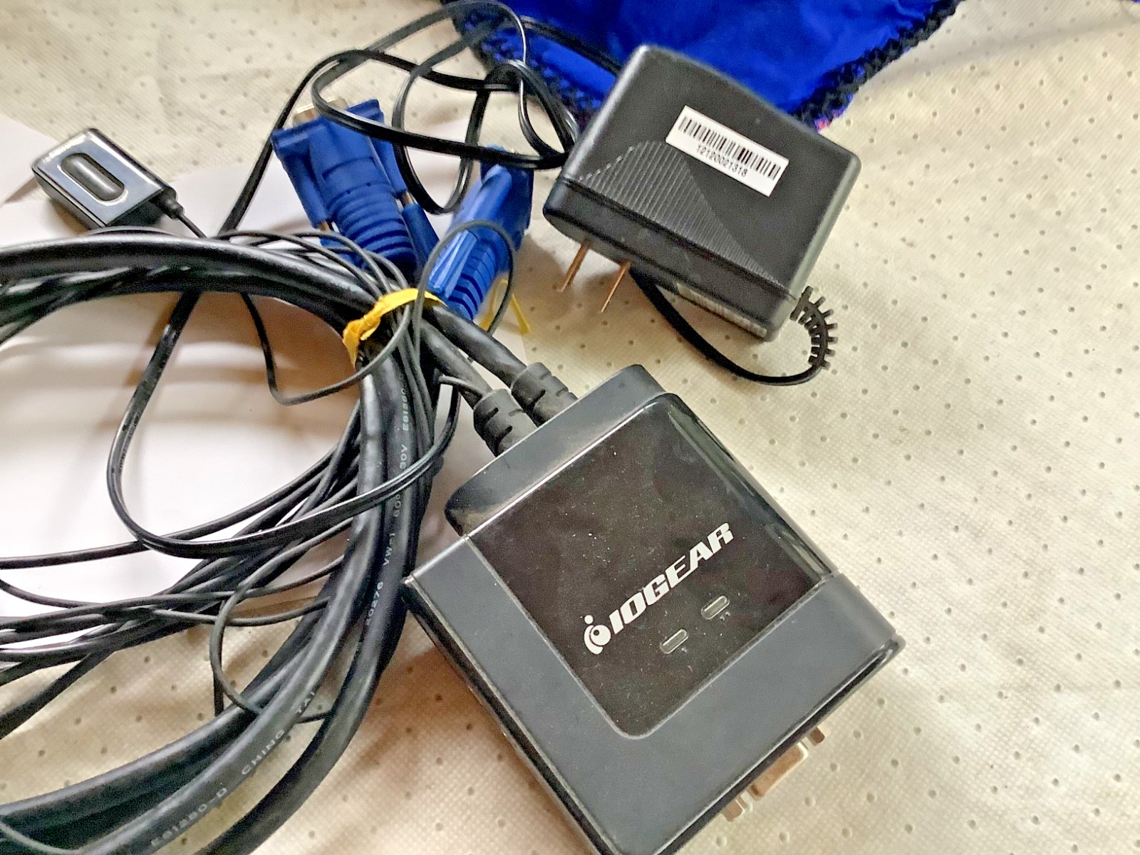 Computer Cables Mouse D-Link Switch for Two Computers one monitor