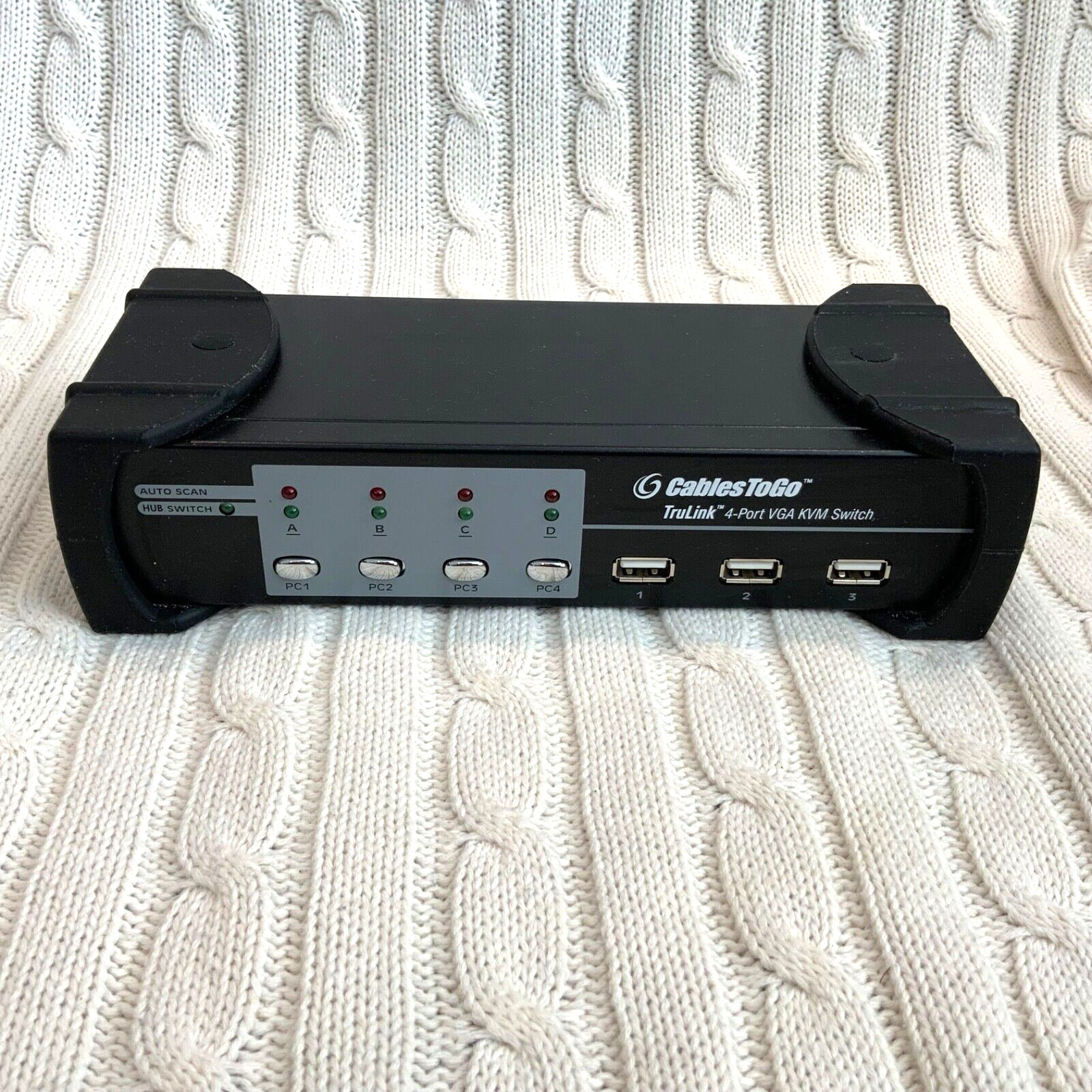 TruLink® 4-Port VGA/USB 2.0 KVM Switch - Cables To Go No Power Supply
