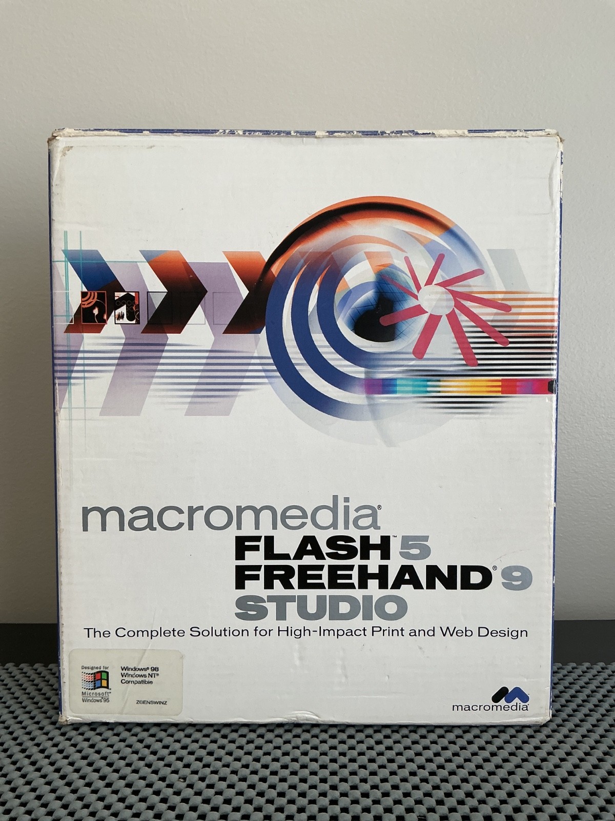 Macromedia Flash 5 Freehand 9 Studio Windows Big Box Complete