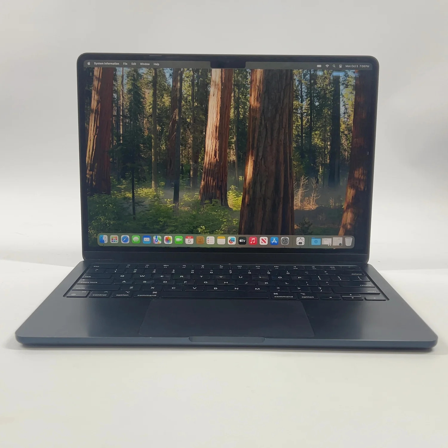 2022 Apple MacBook Air 13.6" M2 8C GPU 3.5GHz 8GB RAM 256GB SSD MLY33LL/A