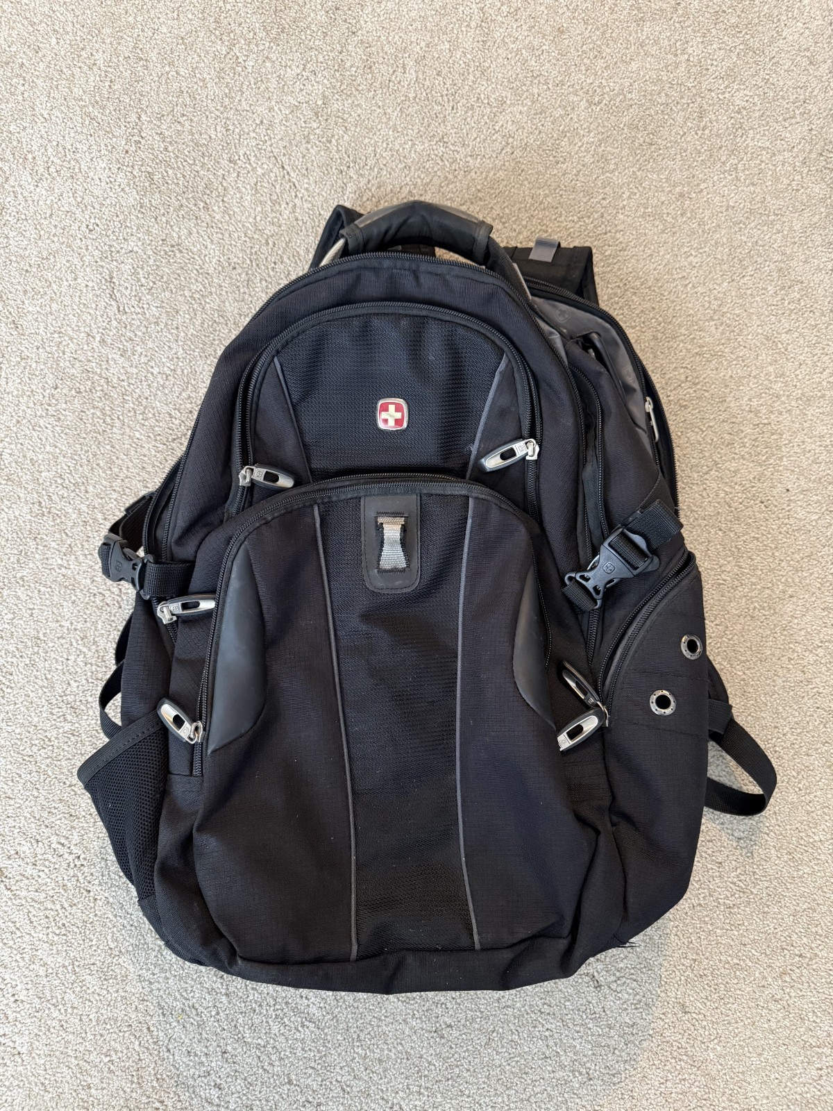 FREE SHIPPING - Swiss Gear Scan Smart Laptop Padded Packpack